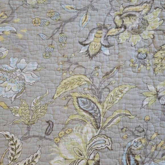 Queen Size Quilt 84x92 - Picture 2 of 5